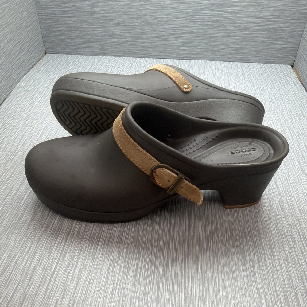 Crocs Sarah Clog Womens 9 Espresso Brown Buckle Strap Block Heel Mules